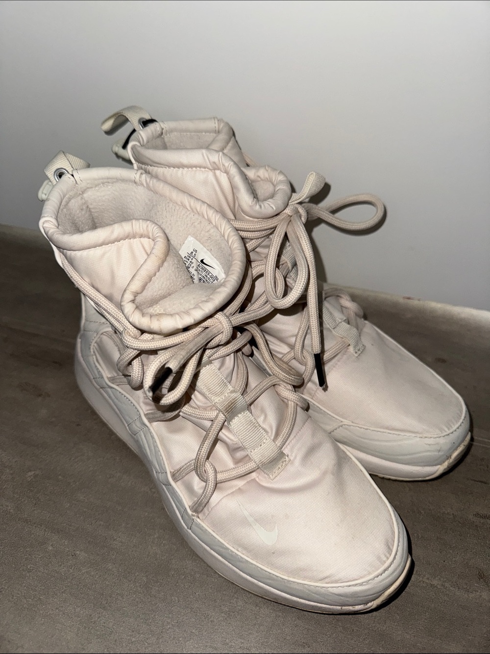 Nike Women's Light Cream winter boots
